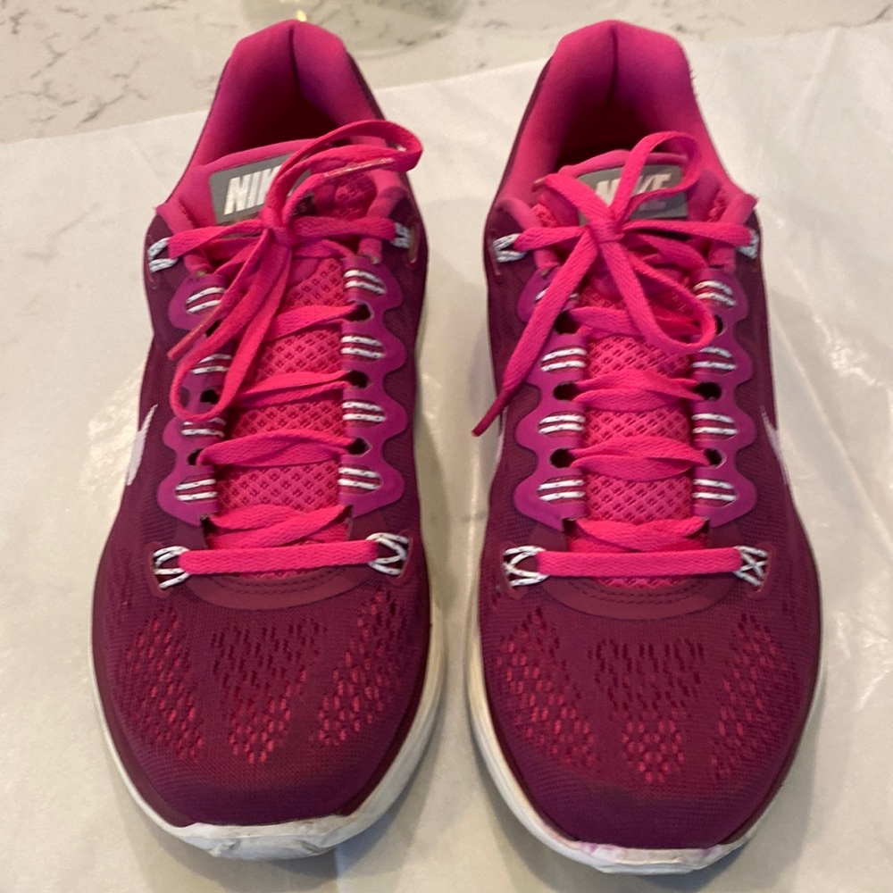 Nike Sneakers EUC